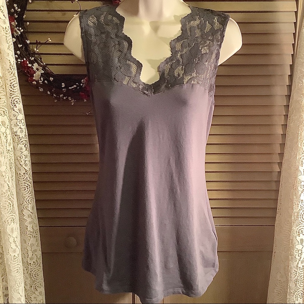 ☀️☀️H&M soft knit sleeveless top tank sweetheart w/lace bodice & shoulders L/M